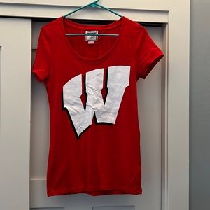 Women’s PINK Wisconsin Badgers short sleeve shirt